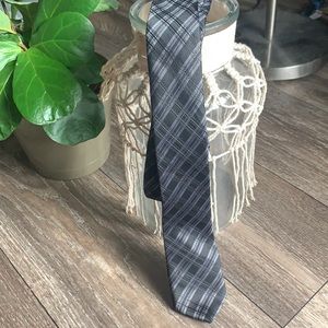 Men’s skinny Black and silver tie 👔